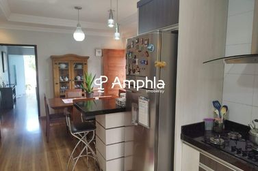 Casa &agrave; venda - 180m&sup2; - Centro