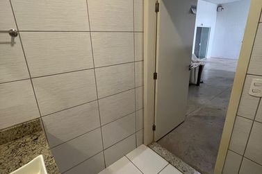 Sal&atilde;o Comercial para alugar - 180m&sup2; - Parque Residencial da G&aacute;vea