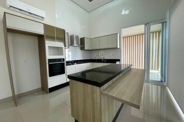 Casa &agrave; venda - 180m&sup2; - JARDIM ALPHAVILE
