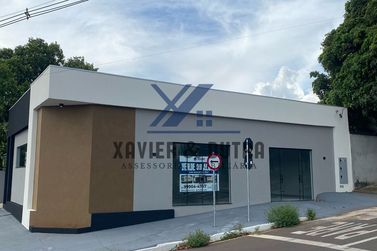 Sala Comercial &agrave; venda - 150m&sup2; - E resid&ecirc;ncia de 85m&sup2; de &aacute;rea constru&iacute;da - Esquina com a Avenida Mascaranhos de Morais
