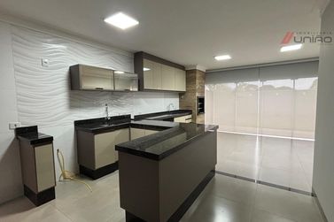 Casa para alugar - 143m&sup2; - Zona V
