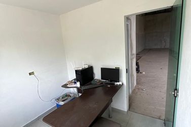 Sal&atilde;o Comercial &agrave; venda - 201m&sup2; - Jardim Aeroporto II