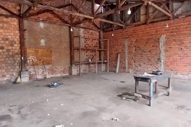 Sal&atilde;o Comercial para alugar - 240m&sup2; - Zona I