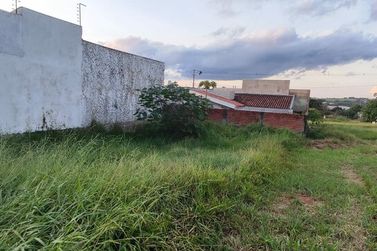 Terreno &agrave; venda - 210m&sup2; - Jardim Nova Am&eacute;rica