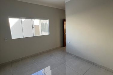 Casa &agrave; venda - 200m&sup2; - Jardim Real