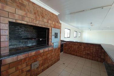 Sal&atilde;o Comercial para alugar - 185m&sup2; - ZONA I