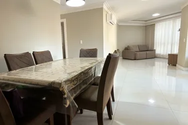 Apartamento &agrave; venda - 120m&sup2; - Meia Praia