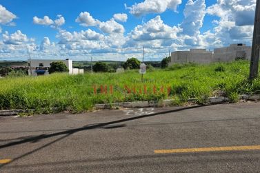 Terreno &agrave; venda - 220m&sup2; - PARQUE RESIDENCIAL METROPOLITANO