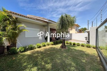Casa &agrave; venda - 214m&sup2; - Recanto Tropical