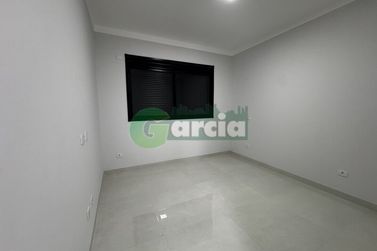 Casa &agrave; venda - 90m&sup2; - Jardim Cima