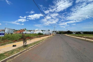 Terreno &agrave; venda - 270m&sup2; - JARDIM PINHEIRINHO