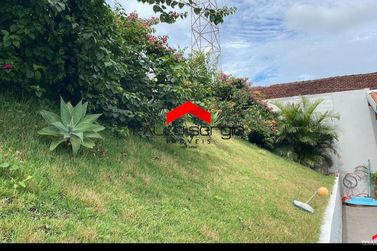 Ch&aacute;cara &agrave; venda - 270m&sup2; - Centro