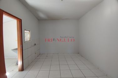 Casa para alugar - 111m&sup2; - JARDIM TROPICAL