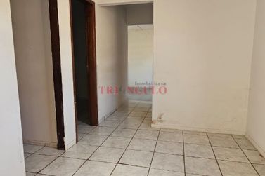 Casa &agrave; venda - 68m&sup2; - CONJUNTO RESIDENCIAL CORREGO LONGE