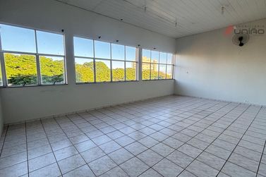 Sal&atilde;o Comercial para alugar - Zona III