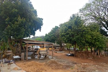 Ch&aacute;cara &agrave; venda - 400m&sup2; - ESTRADA MORADA DO SOL