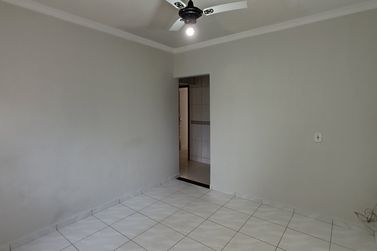 Casa para alugar - 188m&sup2; - ZONA VI