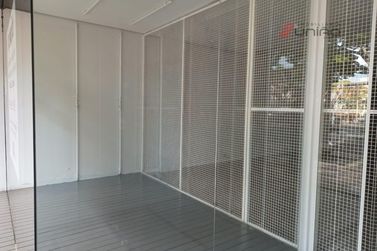 Sal&atilde;o Comercial para alugar - 245m&sup2; - Centro
