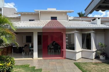 Casa para alugar - 332m&sup2; - Zona I