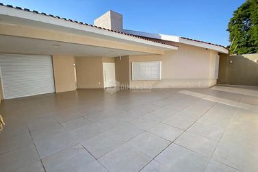 Casa &agrave; venda - 380m&sup2; - Zona I