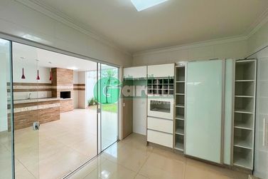 Casa &agrave; venda - 217m&sup2; - Residencial Portal das &Aacute;guas