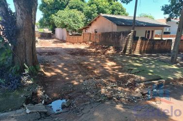 Terreno &agrave; venda - 245m&sup2; - Zona V