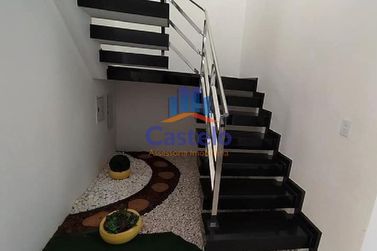 Casa &agrave; venda - 100m&sup2; - Parque Alto da Paran&aacute;