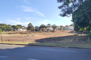 Terreno para alugar - 2350m&sup2; - Em frente a Guarda Mirim