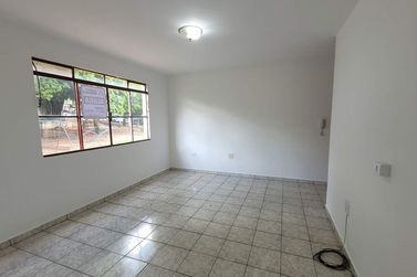 Apartamento para alugar - 59m&sup2; - Zona III