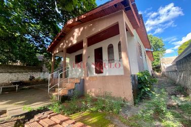 Casa &agrave; venda - 102m&sup2; - ZONA III