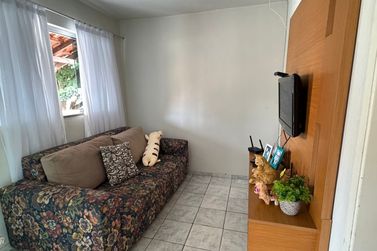 Casa &agrave; venda - 75m&sup2; - Conjunto Residencial Guarani III