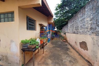 Sala Comercial &agrave; venda - 200m&sup2; - Zona III