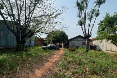 Terreno &agrave; venda - 679m&sup2; - Zona Armaz&eacute;m