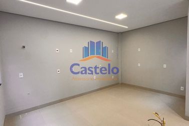 Casa &agrave; venda - 135m&sup2; - ZONA III