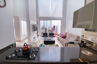 Sobrado &agrave; venda - 260m&sup2; - Jardim Alphavile