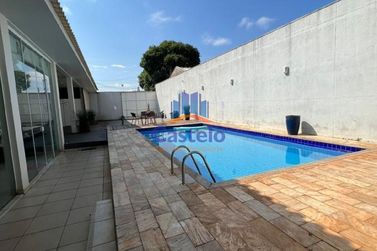 Casa &agrave; venda - 320m&sup2; - Jardim San Fernando