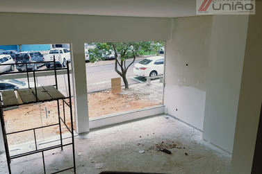 Sal&atilde;o Comercial para alugar - 172m&sup2; - Zona I