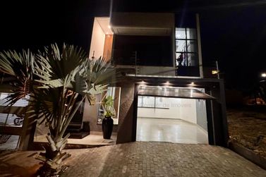 Casa para alugar - 400m&sup2; - Jardim Arauc&aacute;ria