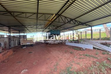 S&iacute;tio &agrave; venda - 167000m&sup2; - Centro