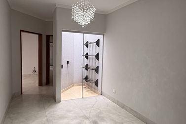 Casa &agrave; venda - 180m&sup2; - Jardim Para&iacute;so