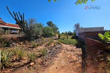 Terreno &agrave; venda - 9838m&sup2; - Zona IV