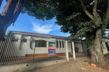 Casa &agrave; venda - 225m&sup2; - Zona II