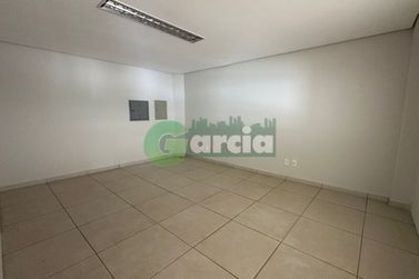 Sal&atilde;o Comercial para alugar - 486m&sup2; - ZONA III