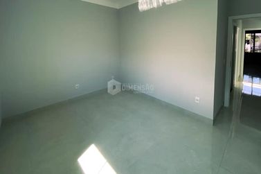 Casa &agrave; venda - 110m&sup2; - Jardim Cima