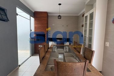 Casa para alugar - 360m&sup2; - Jardim Tamoio