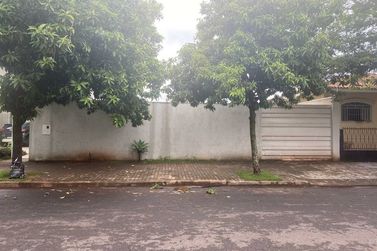 Terreno &agrave; venda - 490m&sup2; - Zona II