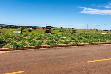 Terreno &agrave; venda - 216m&sup2; - Parque Residencial Metropolitano