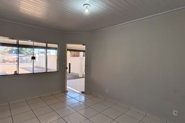 Casa para alugar - 324m&sup2; - ZONA V