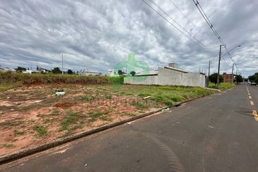 Terreno &agrave; venda - 214m&sup2; - JARDIM AEROPORTO III