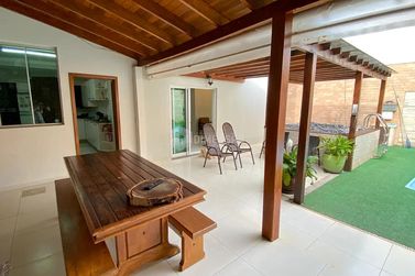 Sobrado &agrave; venda - 197m&sup2; - Zona II